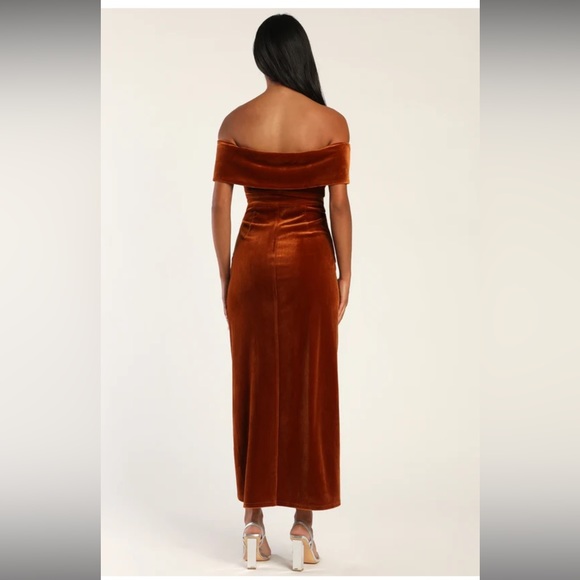 NWT Rust Velvet off the shoulder dress - Picture 3 of 6